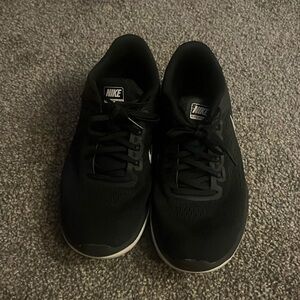 Black Nike Sneakers size 8